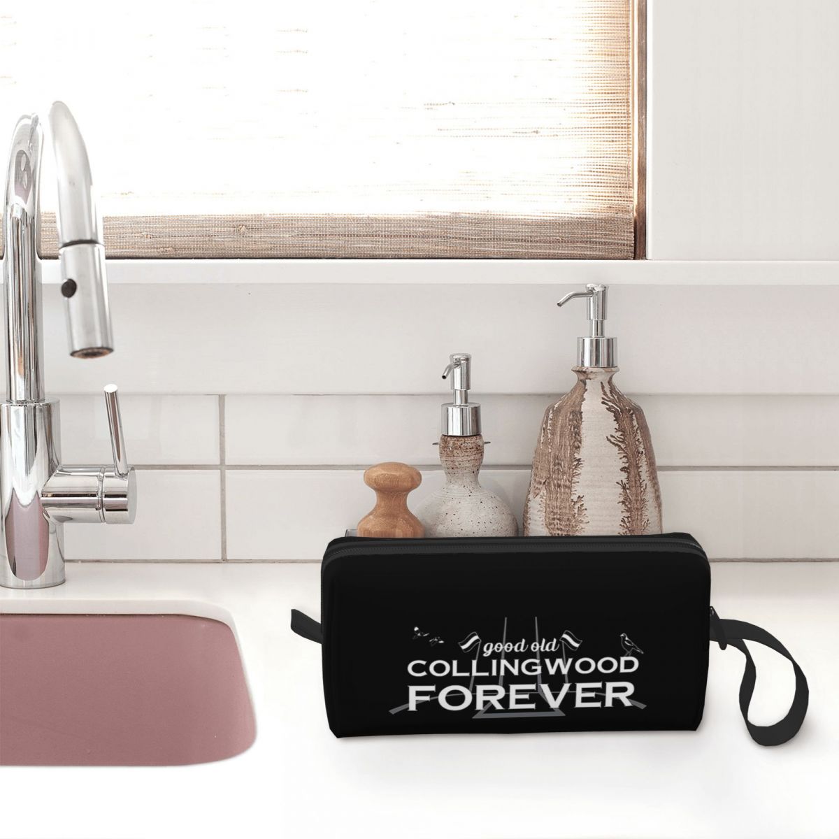 Good Old Collingwood Forever - - Beauty Makeup Songs avaliação e preço